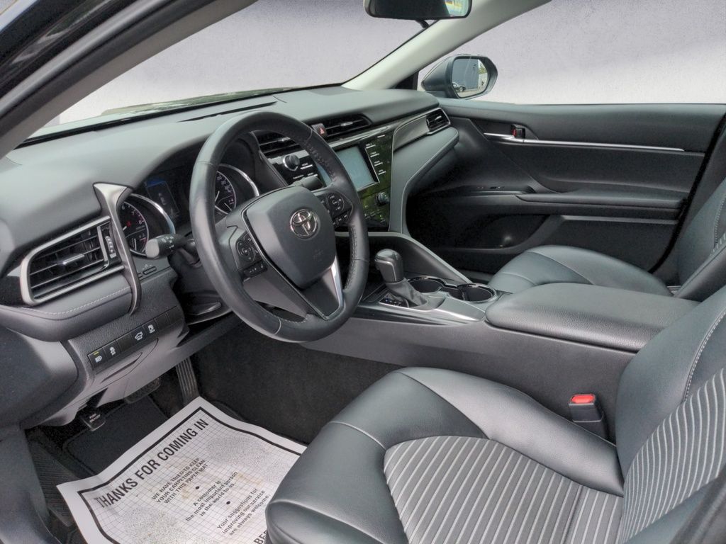 Toyota Camry SE LOW KMS! 2020