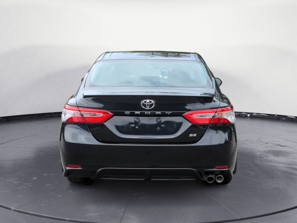 Toyota Camry SE LOW KMS! 2020