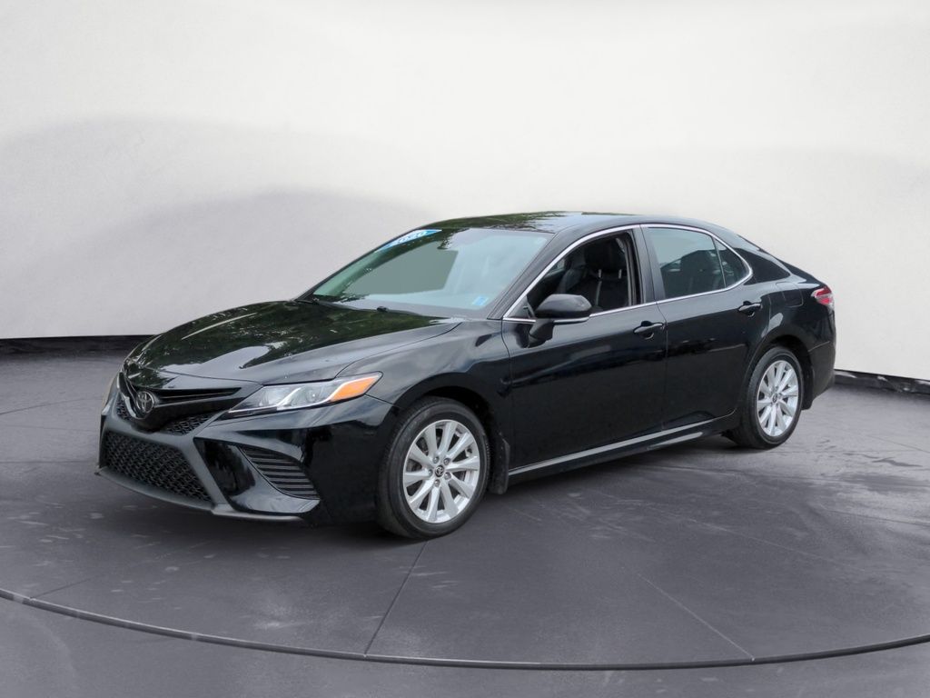 Toyota Camry SE LOW KMS! 2020