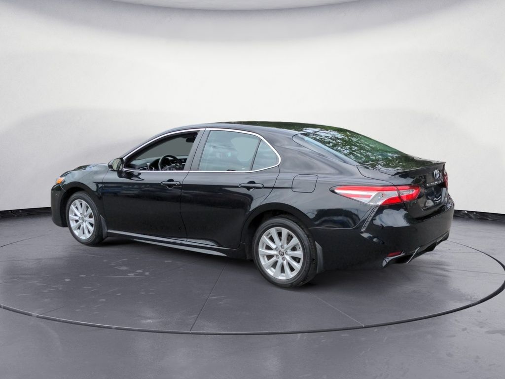 Toyota Camry SE LOW KMS! 2020