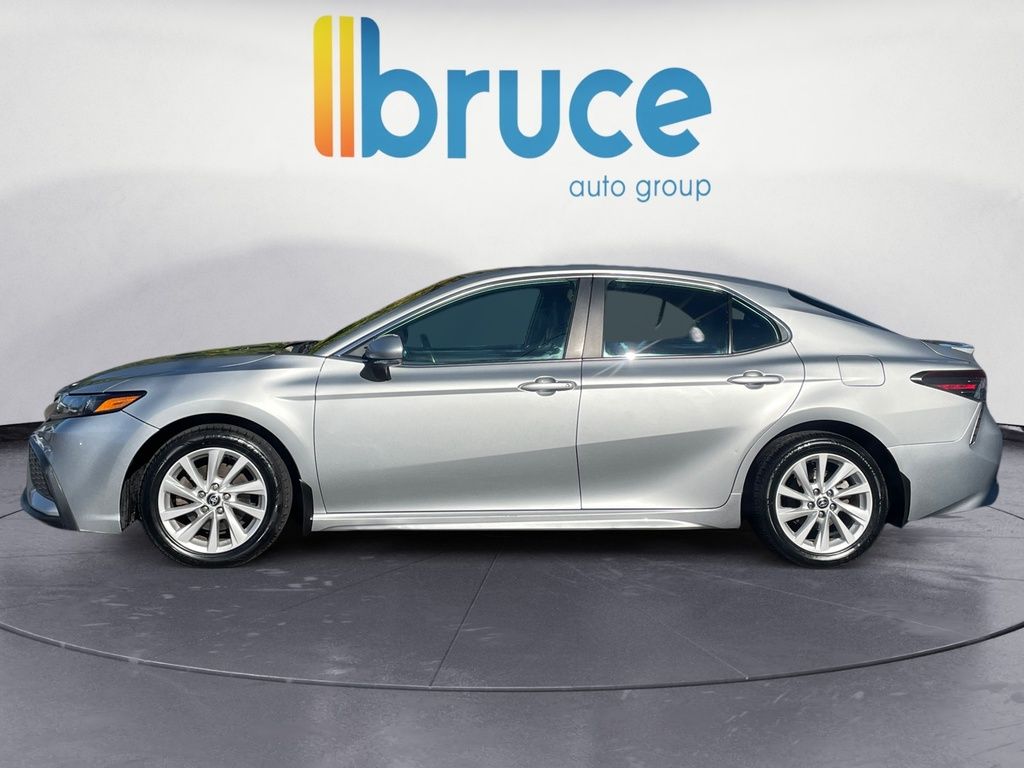 Toyota Camry SE 2022