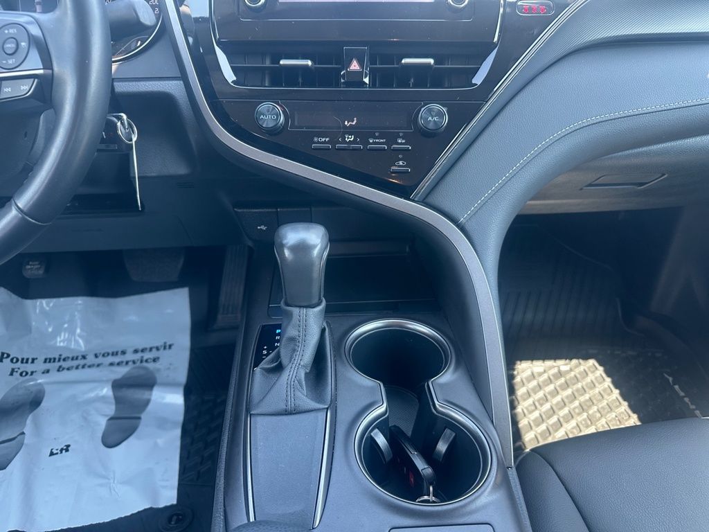 2023 Toyota Camry /SE/LE/XLE