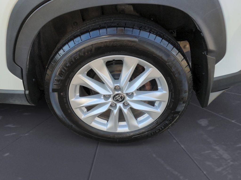 2022 Toyota Corolla Cross LE AWD - Fresh Trade!