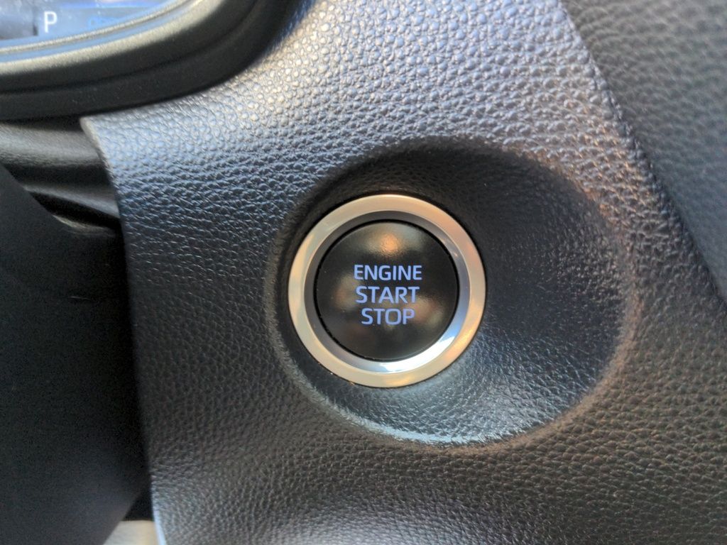 Toyota Corolla Cross LE AWD - Fresh Trade! 2022