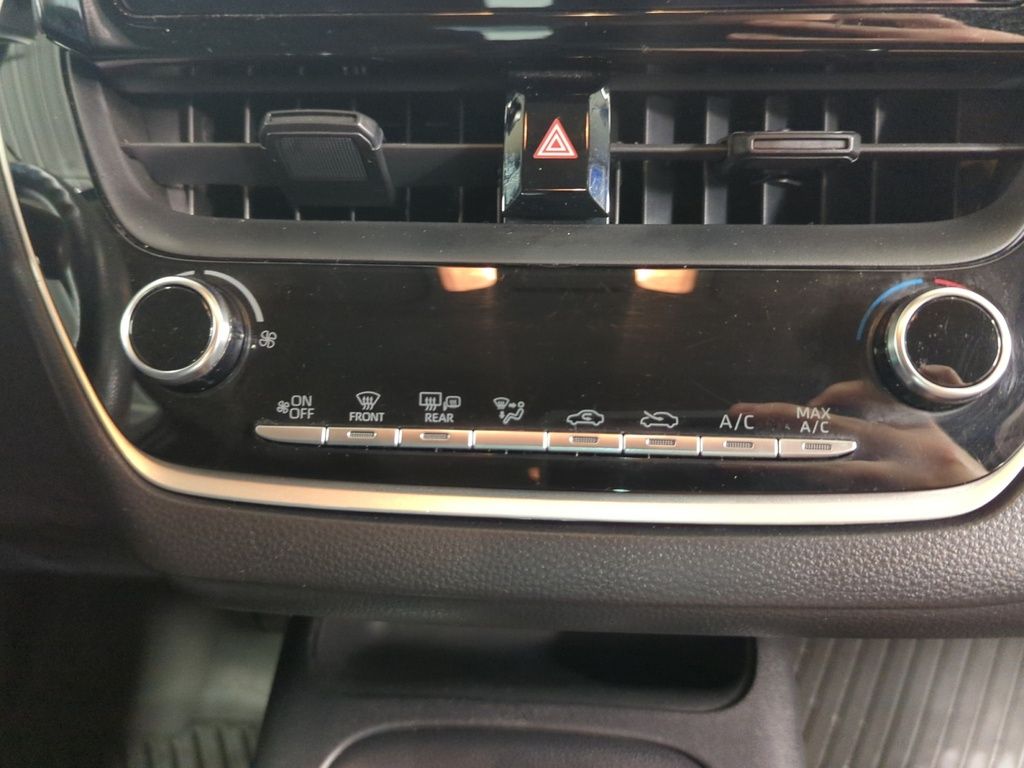 Toyota Corolla L- 2022