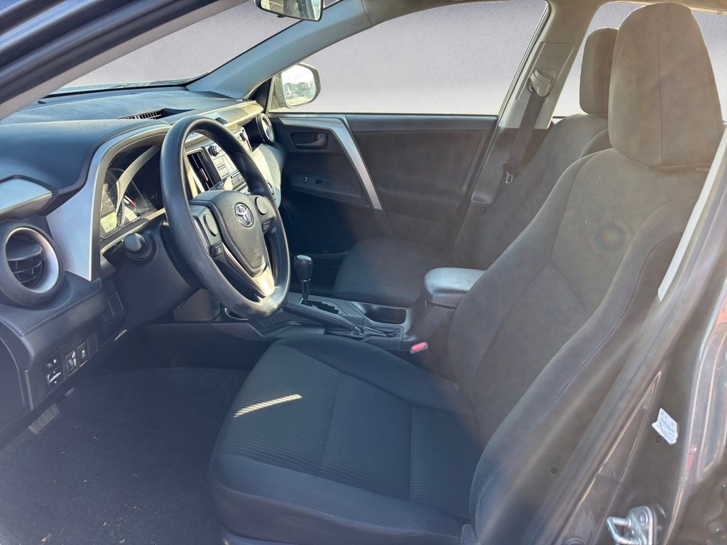 Toyota RAV4 LE 2015