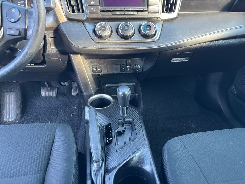 Toyota RAV4 LE 2015