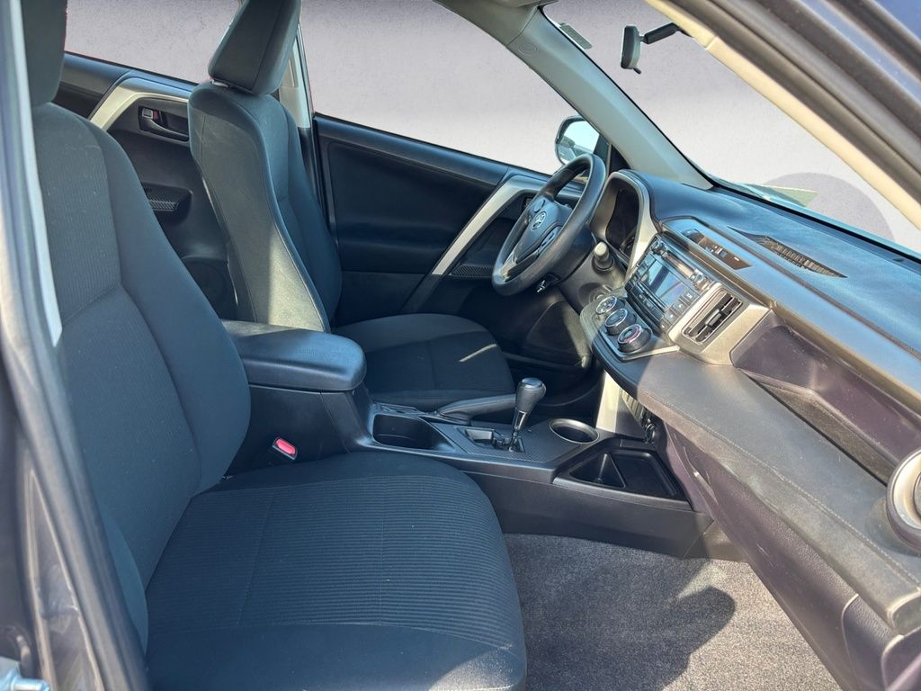 Toyota RAV4 LE 2015