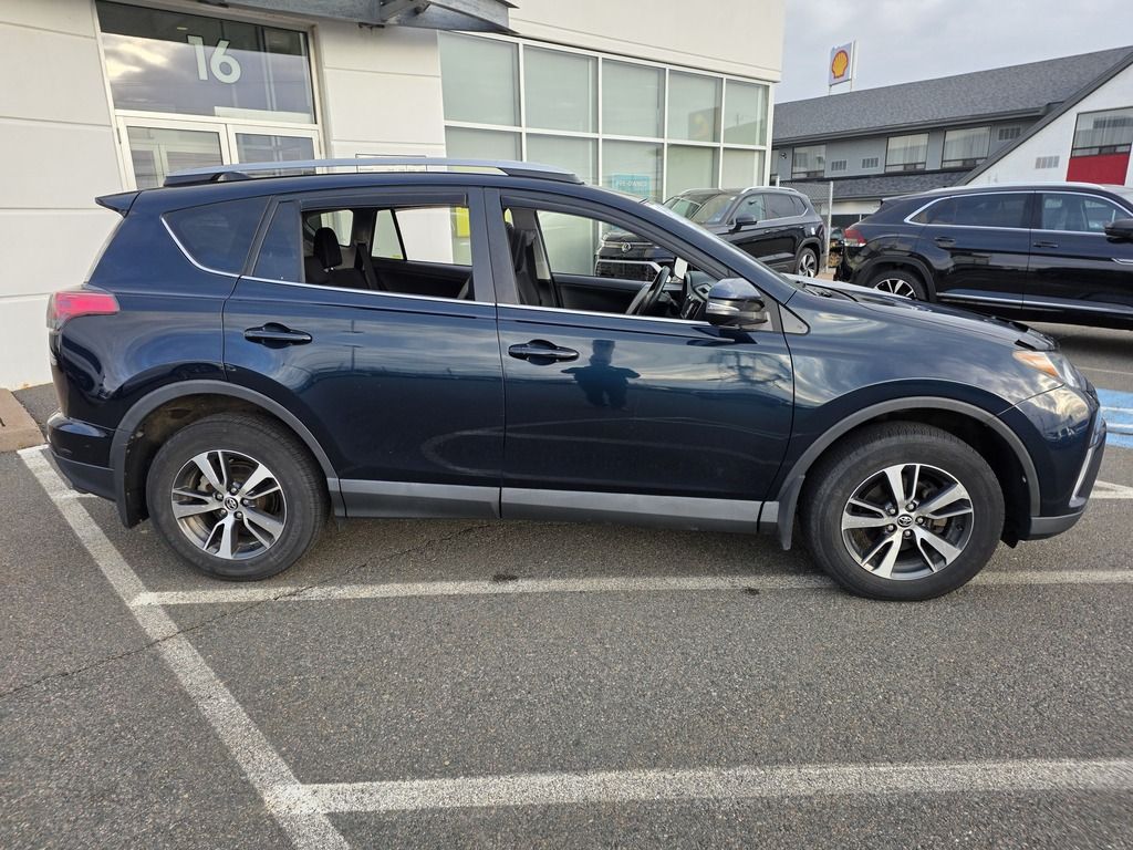 Toyota RAV4 XLE 2017