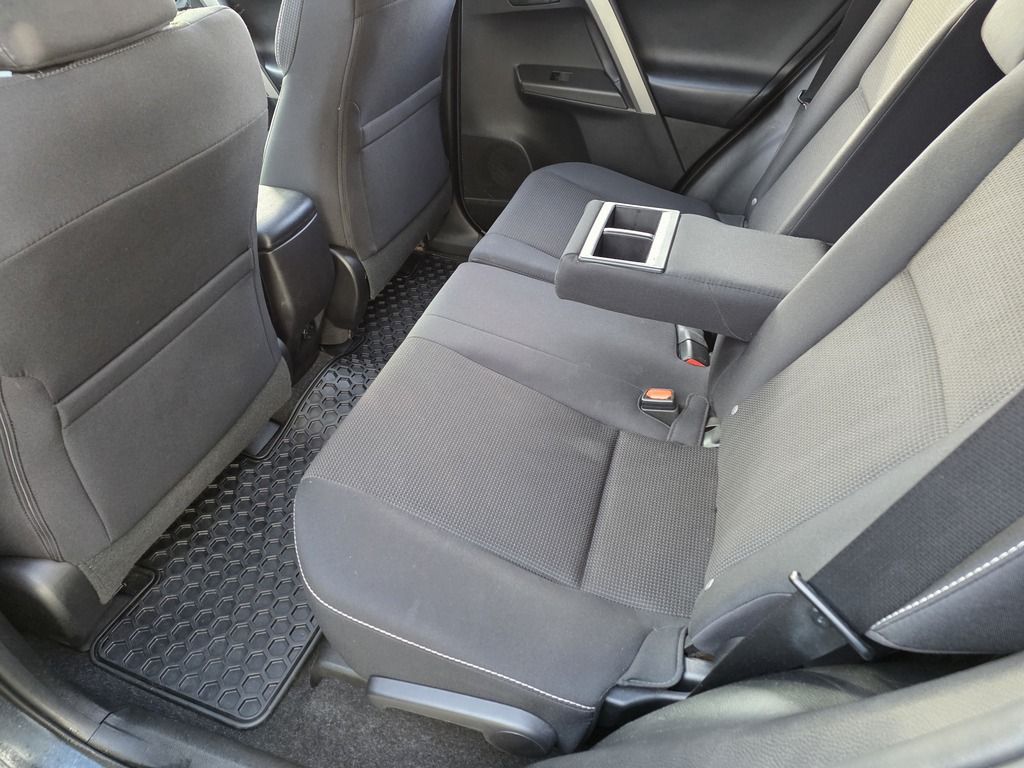 Toyota RAV4 XLE 2017