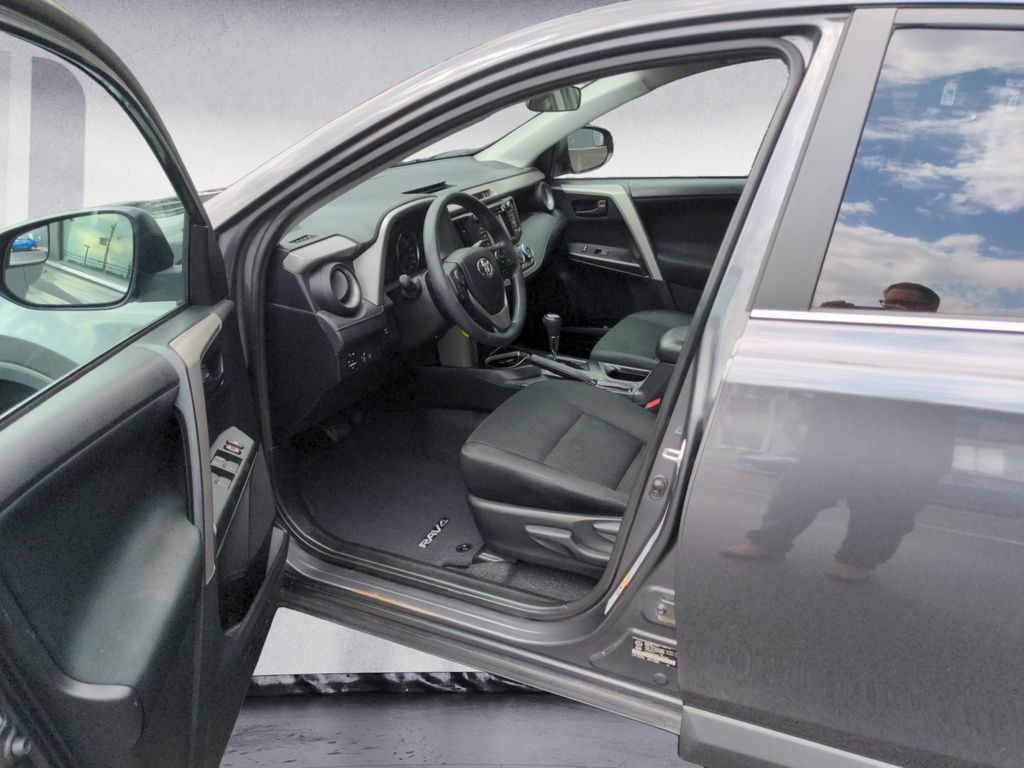 Toyota RAV4 LE AWD - Fresh Trade! 2018
