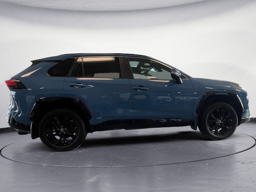 2022 Toyota RAV4 HYBRID SE