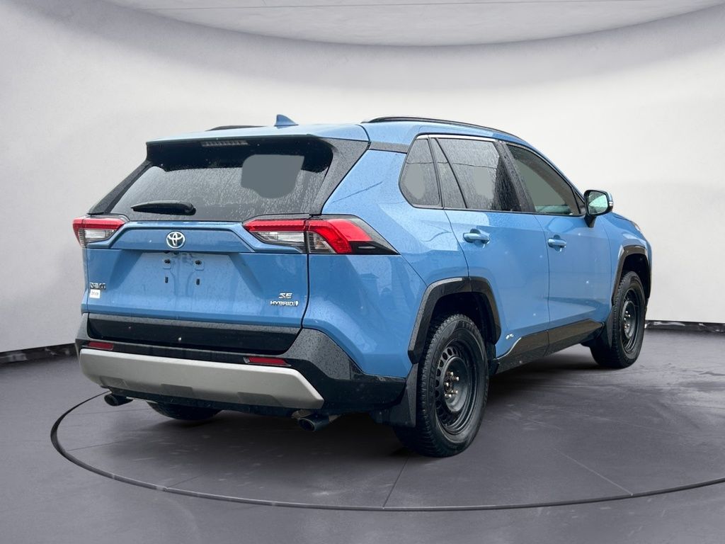 2022 Toyota RAV4 HYBRID SE
