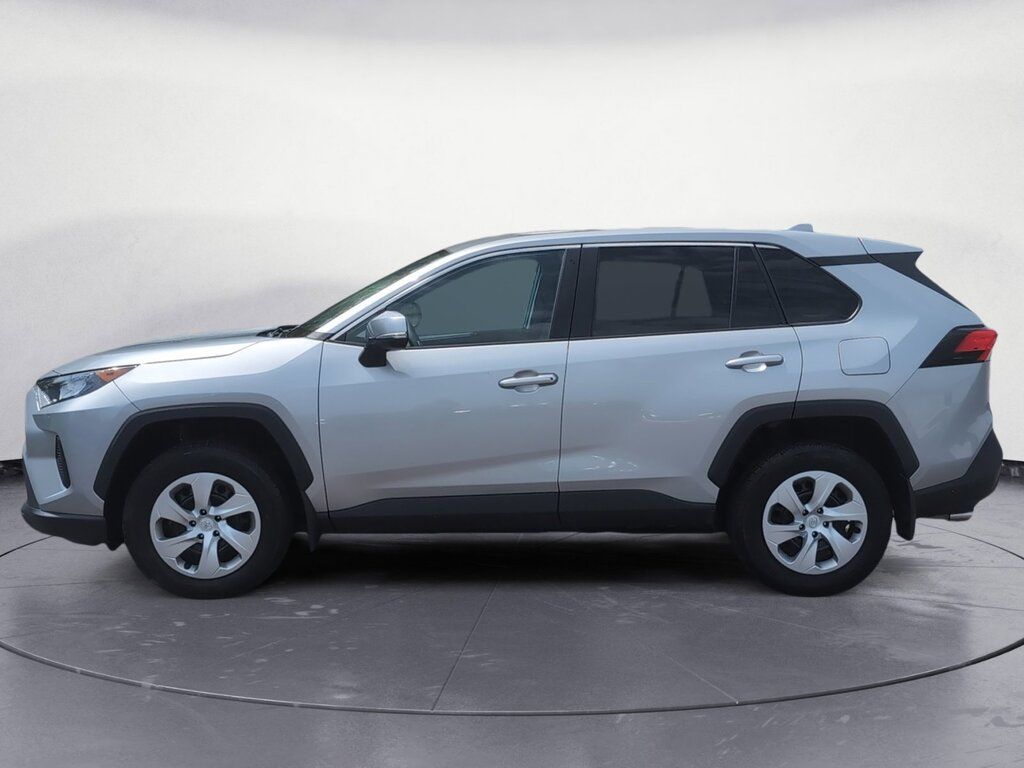 Toyota RAV4 LE 2022