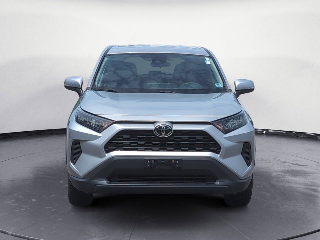 Toyota RAV4 LE 2022