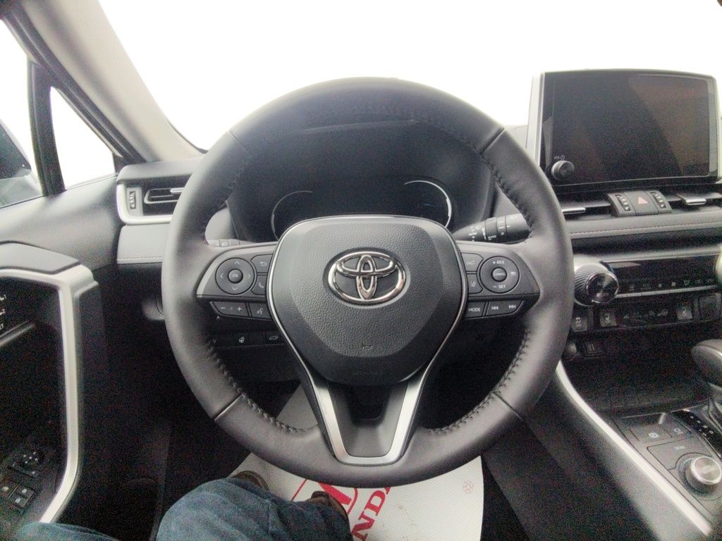 Toyota RAV4 HYBRID XLE 2025