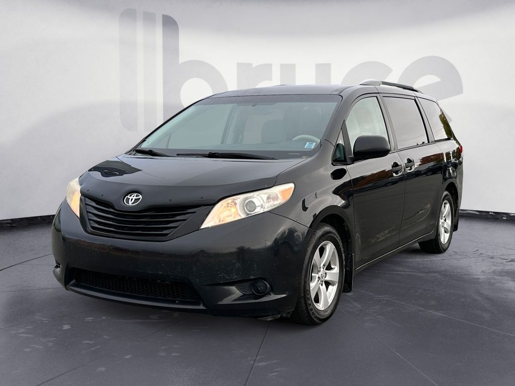 Toyota Sienna BASE 2014