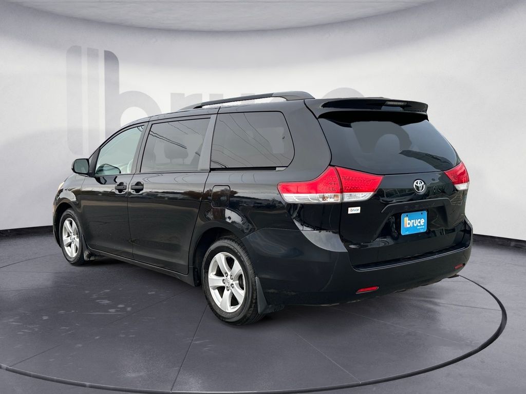 Toyota Sienna BASE 2014