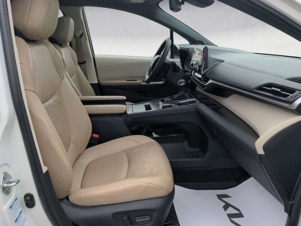 2021 Toyota Sienna LIMITED