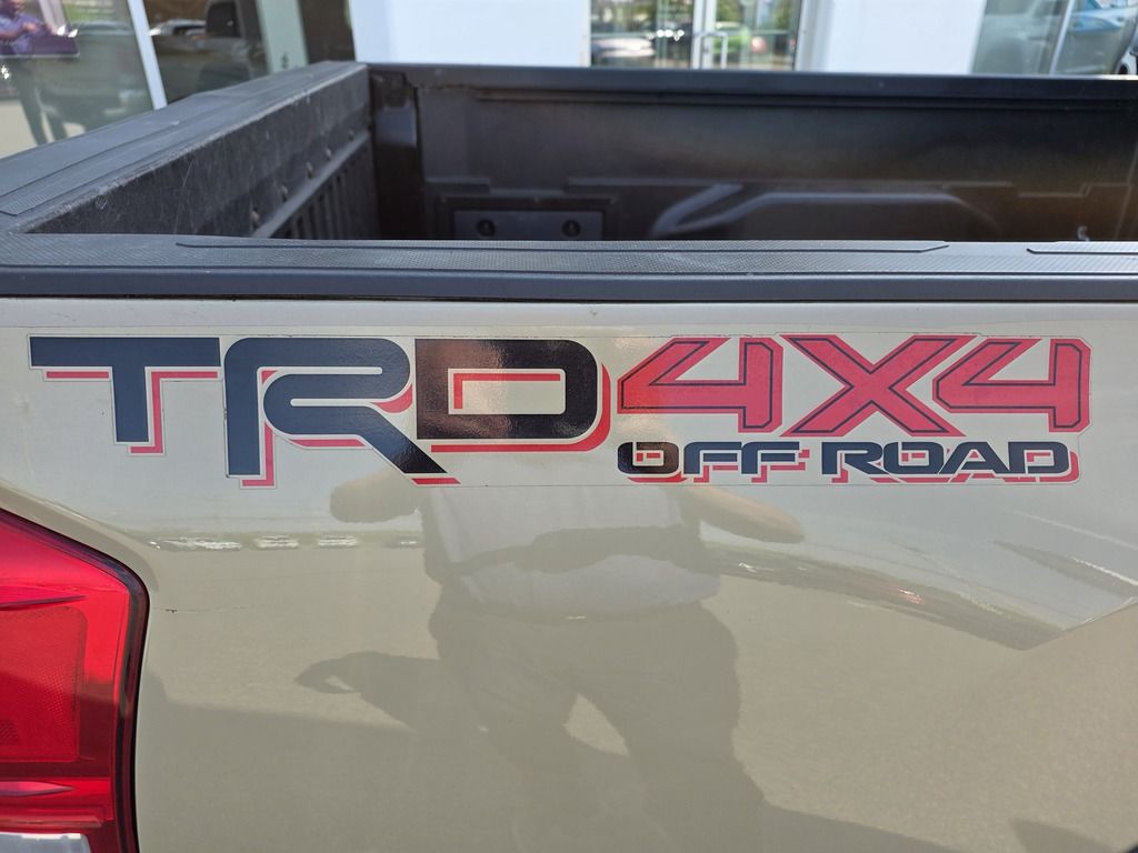 Toyota Tacoma SR5 2016