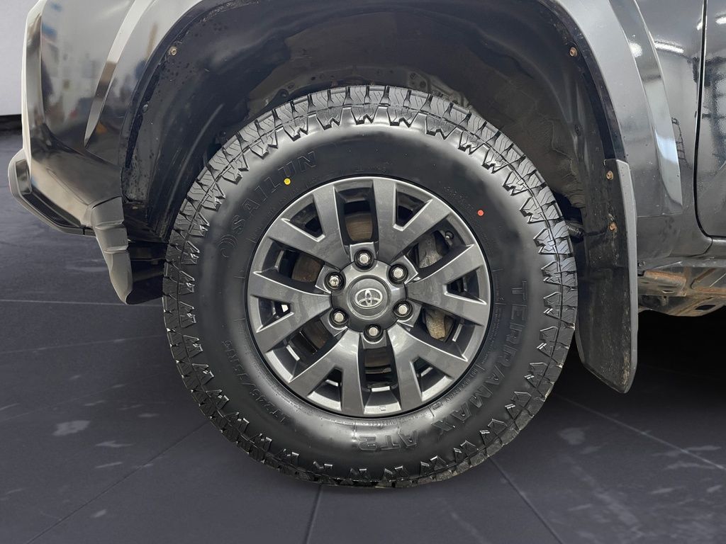 2022 Toyota Tacoma BASE