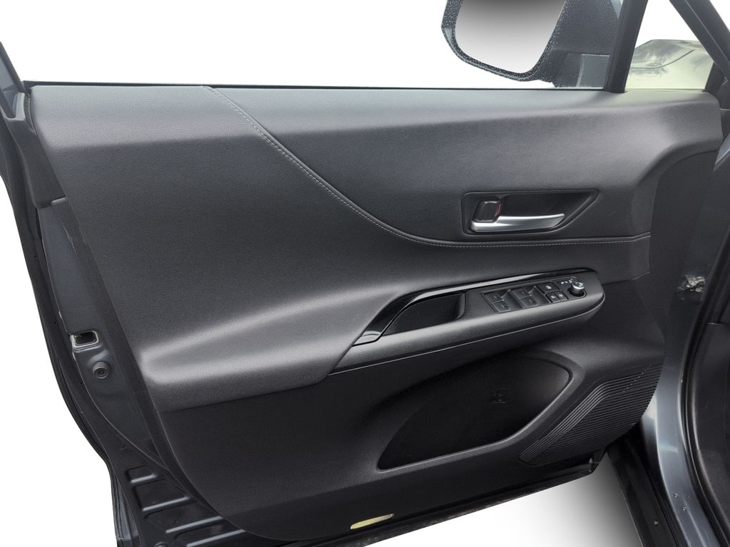 2024 Toyota Venza LE AWD - HYBRID !!