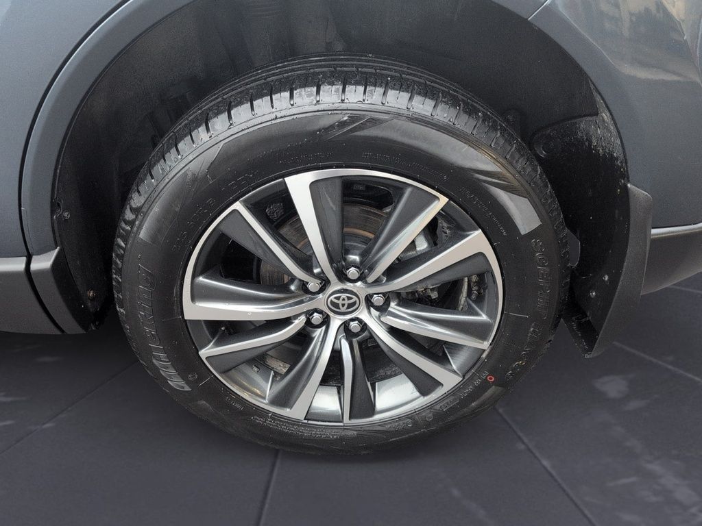 2024 Toyota Venza LE AWD - HYBRID !!