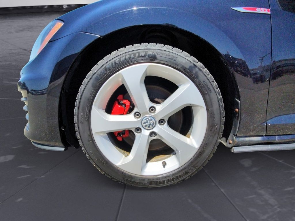 2016 Volkswagen Golf GTI BASE