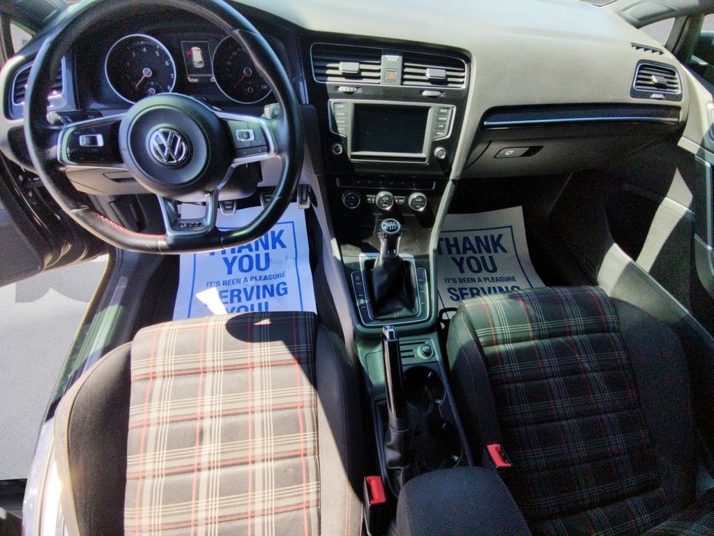 2016 Volkswagen Golf GTI BASE
