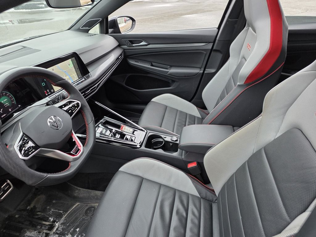 2023 Volkswagen Golf GTI PERFORMANCE