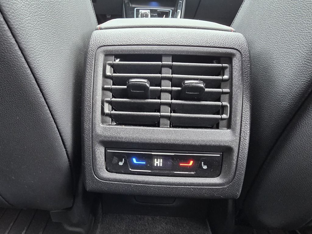 2023 Volkswagen Golf GTI PERFORMANCE