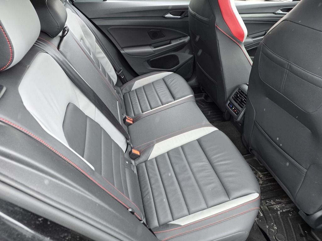 2023 Volkswagen Golf GTI PERFORMANCE