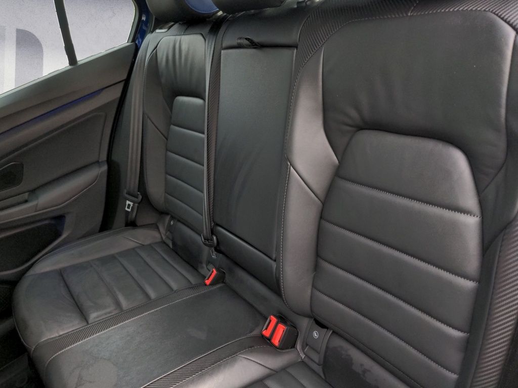 2022 Volkswagen Golf R BASE