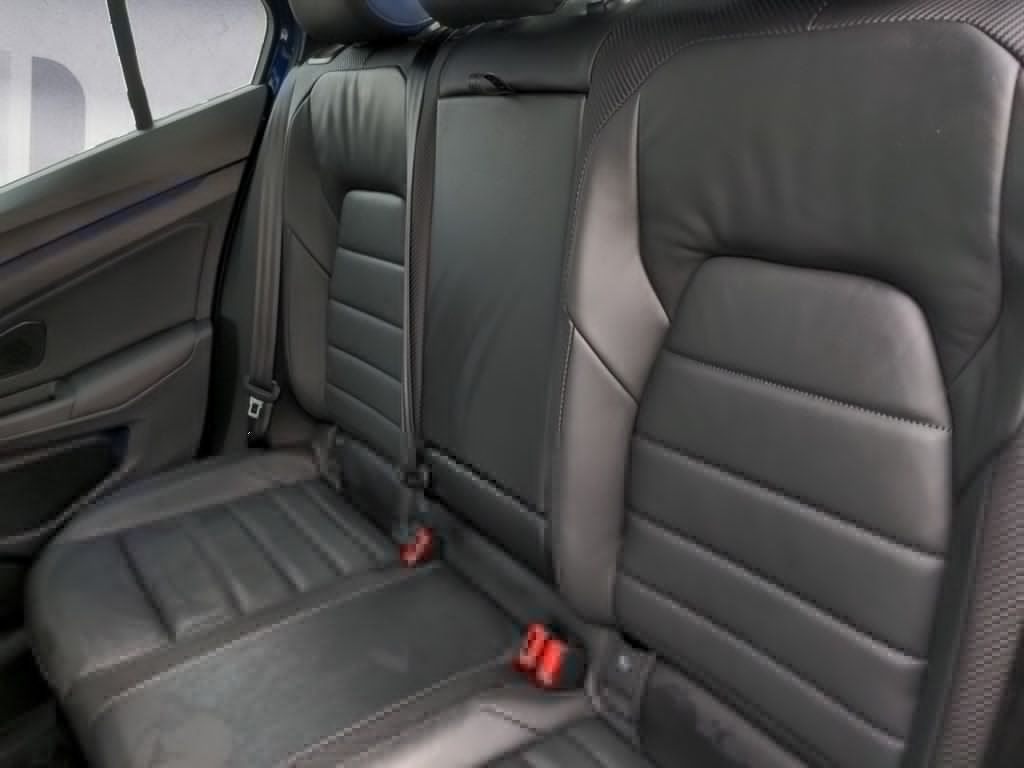 2022 Volkswagen Golf R BASE