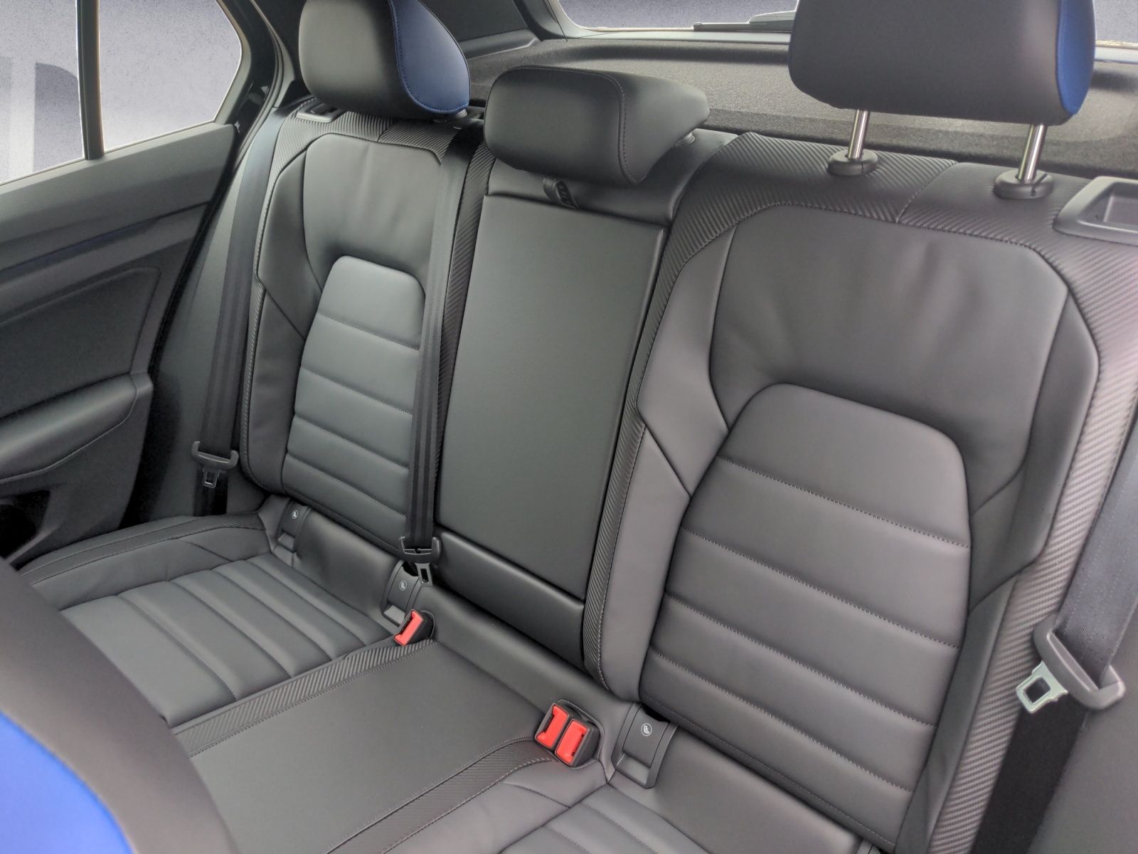 2025 Volkswagen Golf R BASE