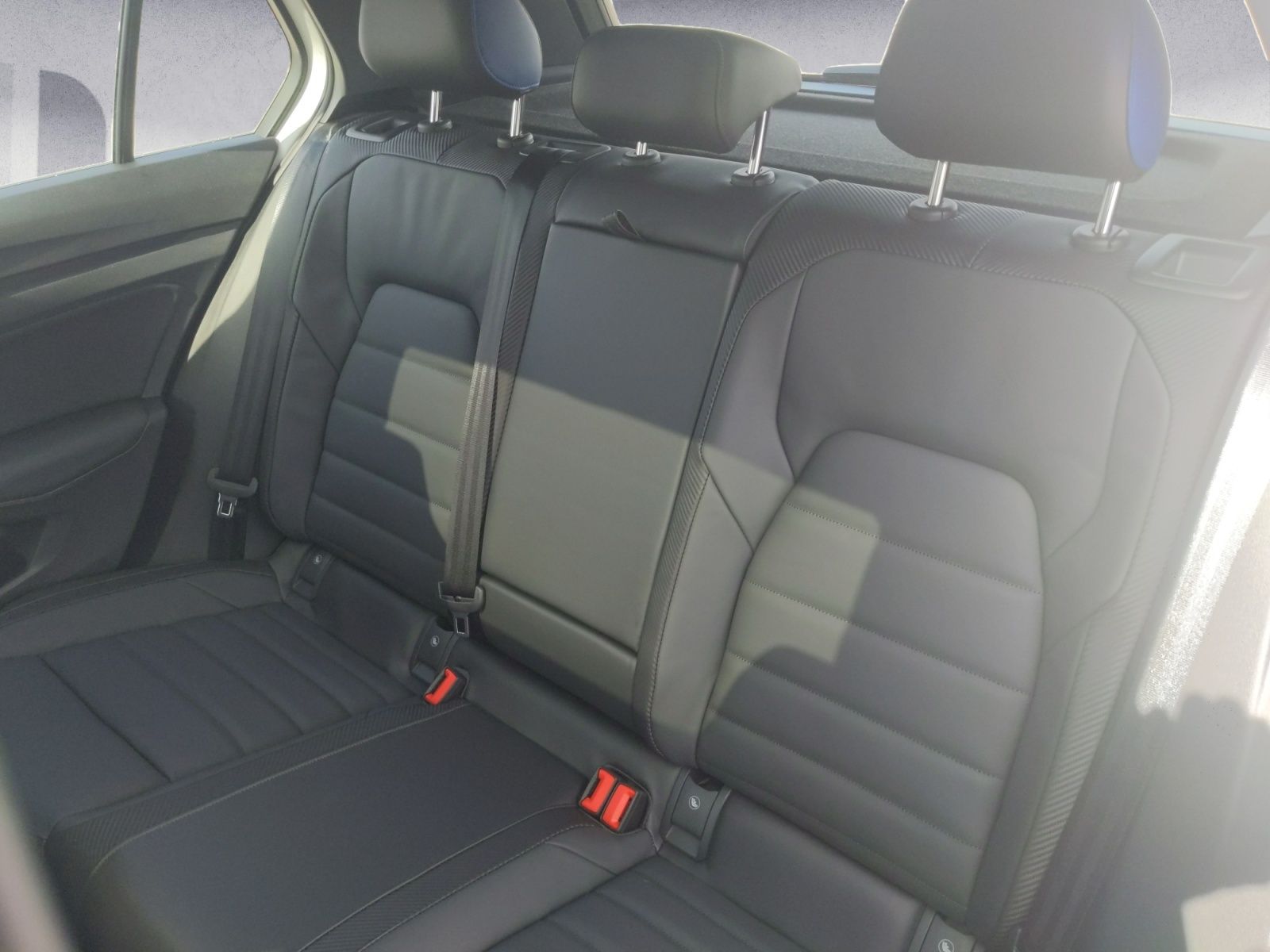 2025 Volkswagen Golf R BASE