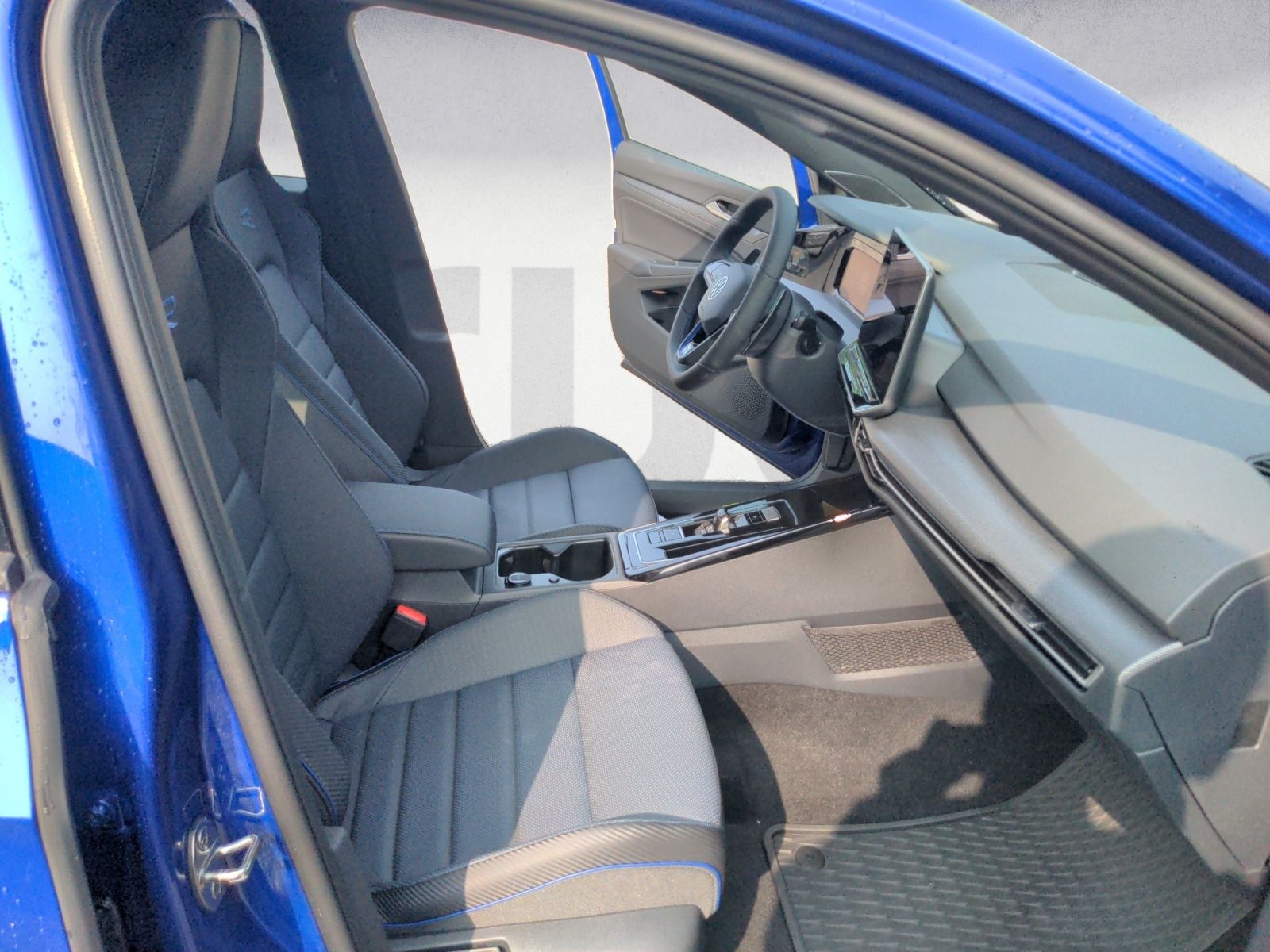 2025 Volkswagen Golf R BASE