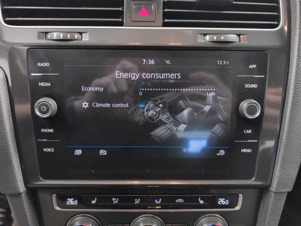 2019 Volkswagen Golf Highline, Leather, Sunroof!