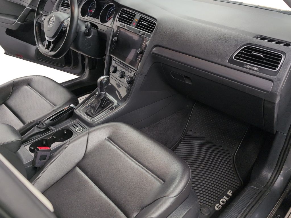 2019 Volkswagen Golf Highline, Leather, Sunroof!