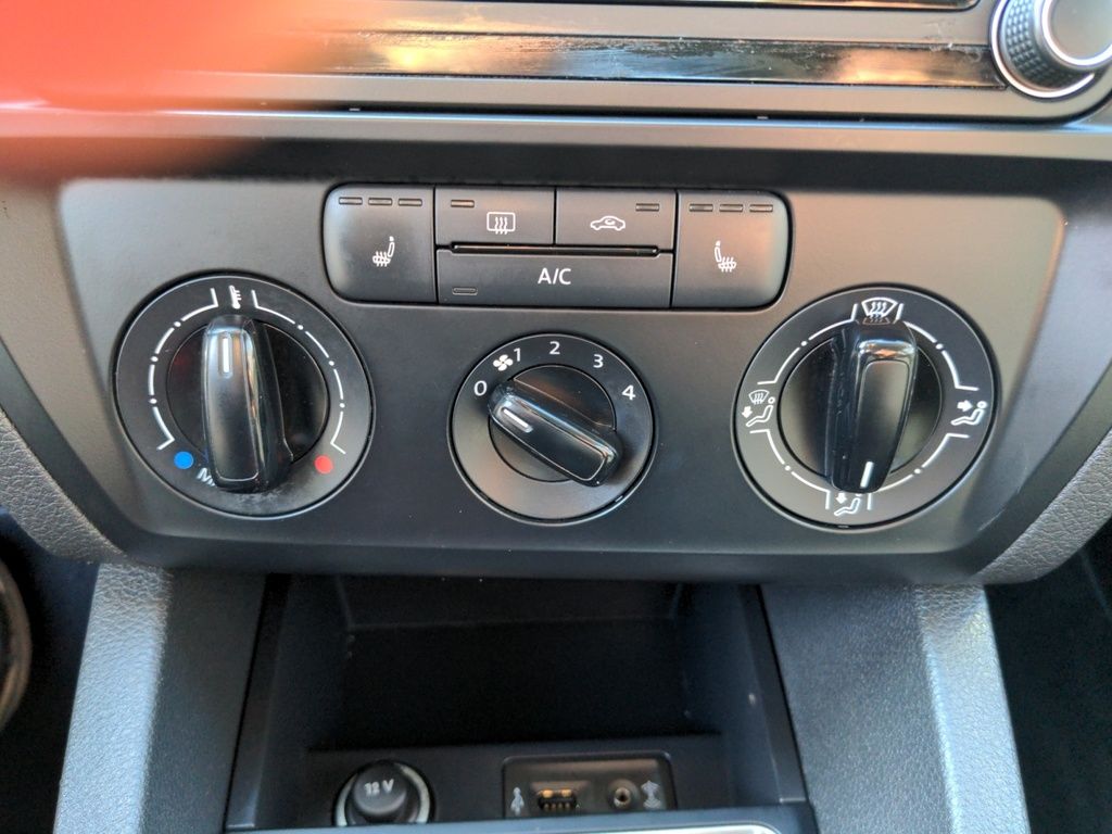 Volkswagen Jetta Sedan MANUAL 2016