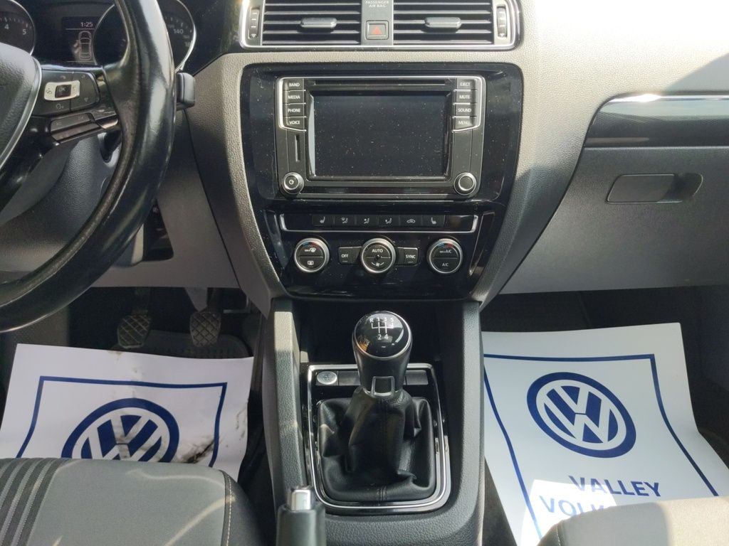 2017 Volkswagen Jetta Sedan WOLFSBURG EDITION