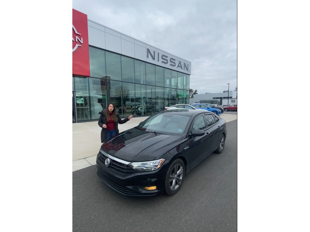 2019 Volkswagen Jetta R-Line 6 Speed Manual! Leather, Sunroof!