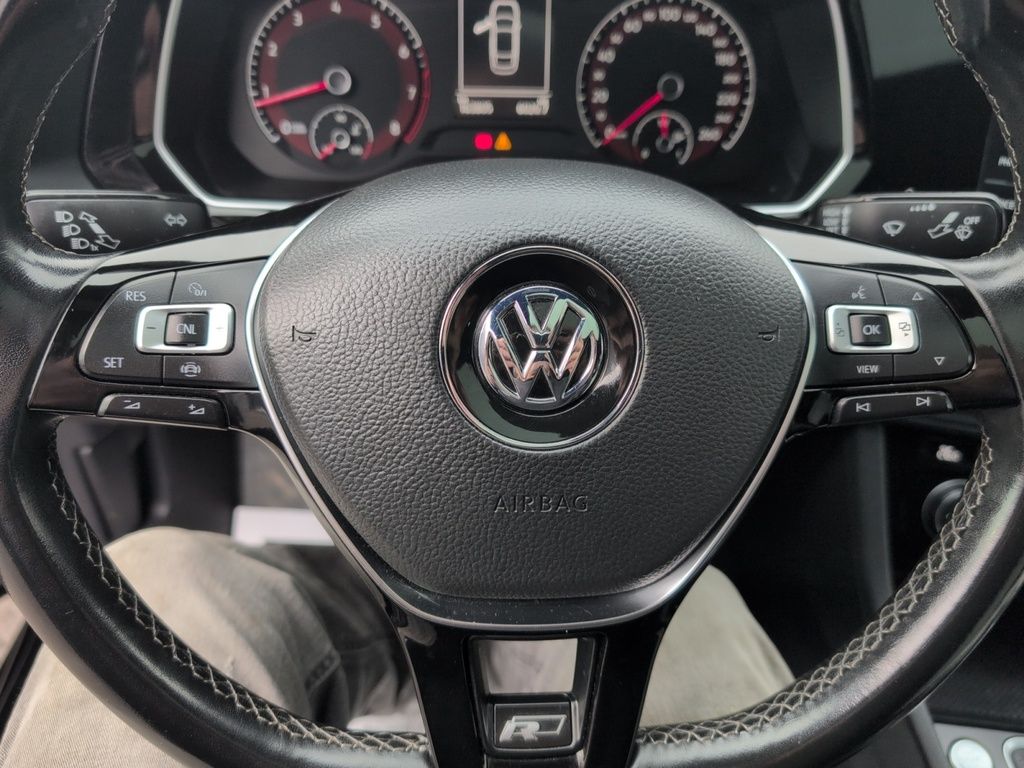 2019 Volkswagen Jetta R-Line 6 Speed Manual! Leather, Sunroof!