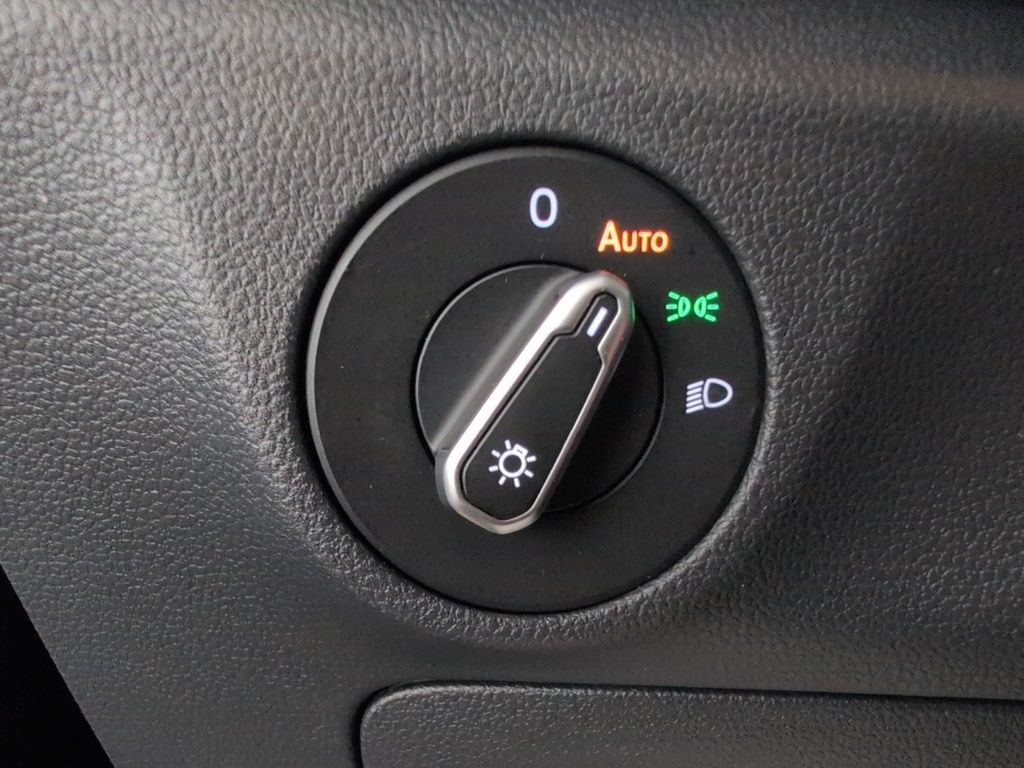 2025 Volkswagen Jetta Trendline ! Heated Seats!