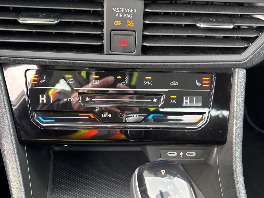 2025 Volkswagen Jetta Trendline ! Heated Seats!