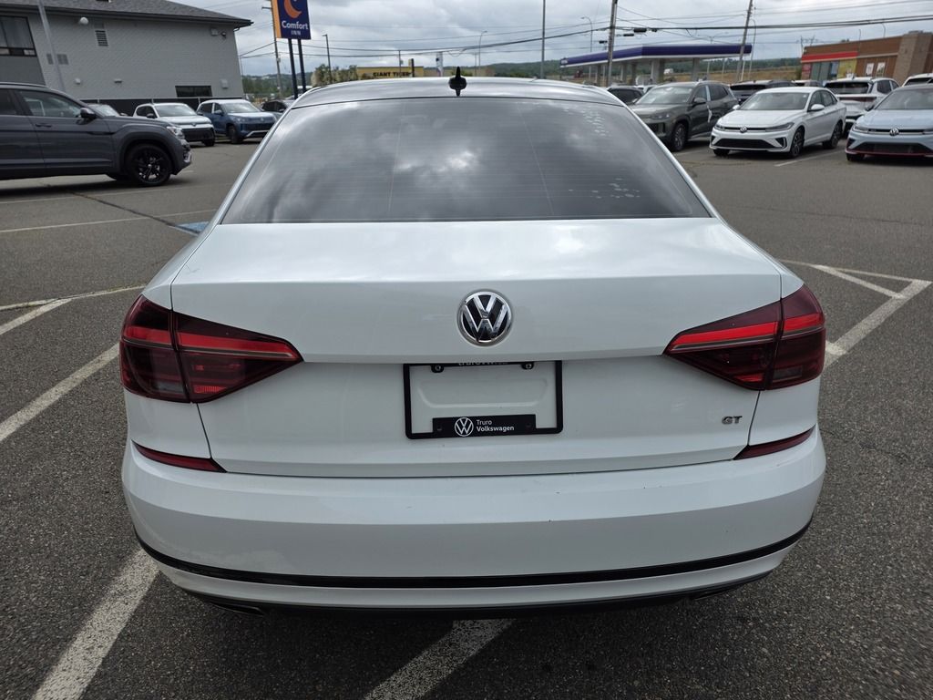 2018 Volkswagen Passat GT