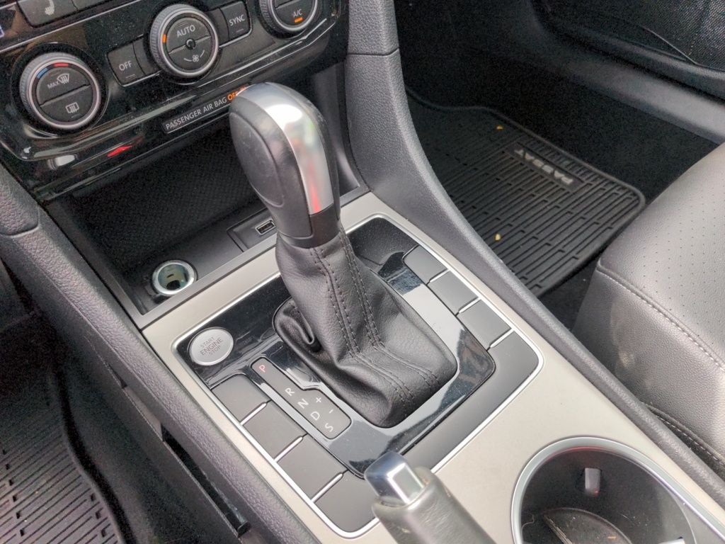 2021 Volkswagen Passat LOW KMS!! Only 40,000KMS