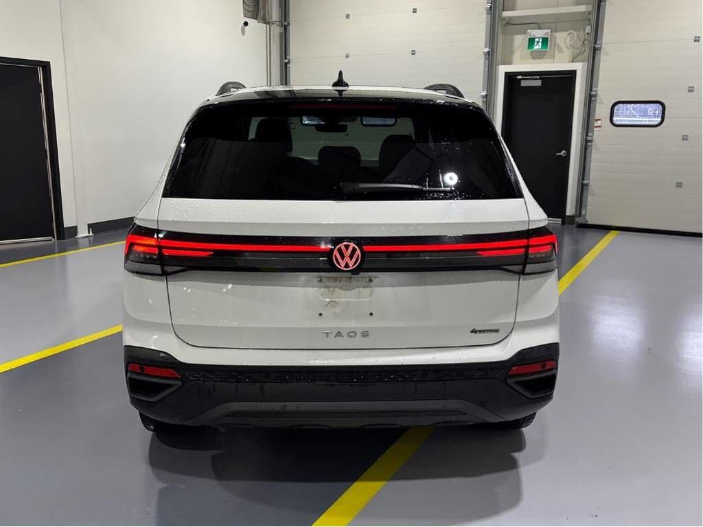 Volkswagen Taos Black Edition 4MOTION 2025