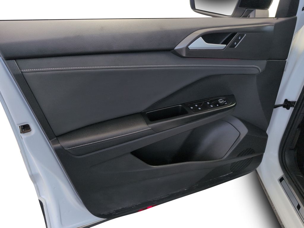 2025 Volkswagen Taos Black Edition 4MOTION