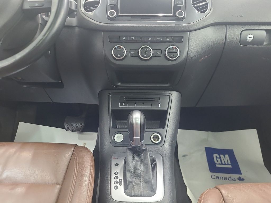 Volkswagen Tiguan S 2015